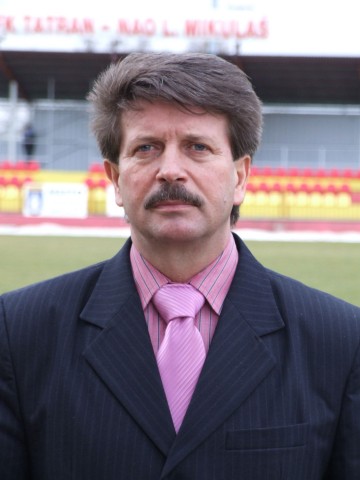 Hrať futbal, ktorý sa bude páčiť